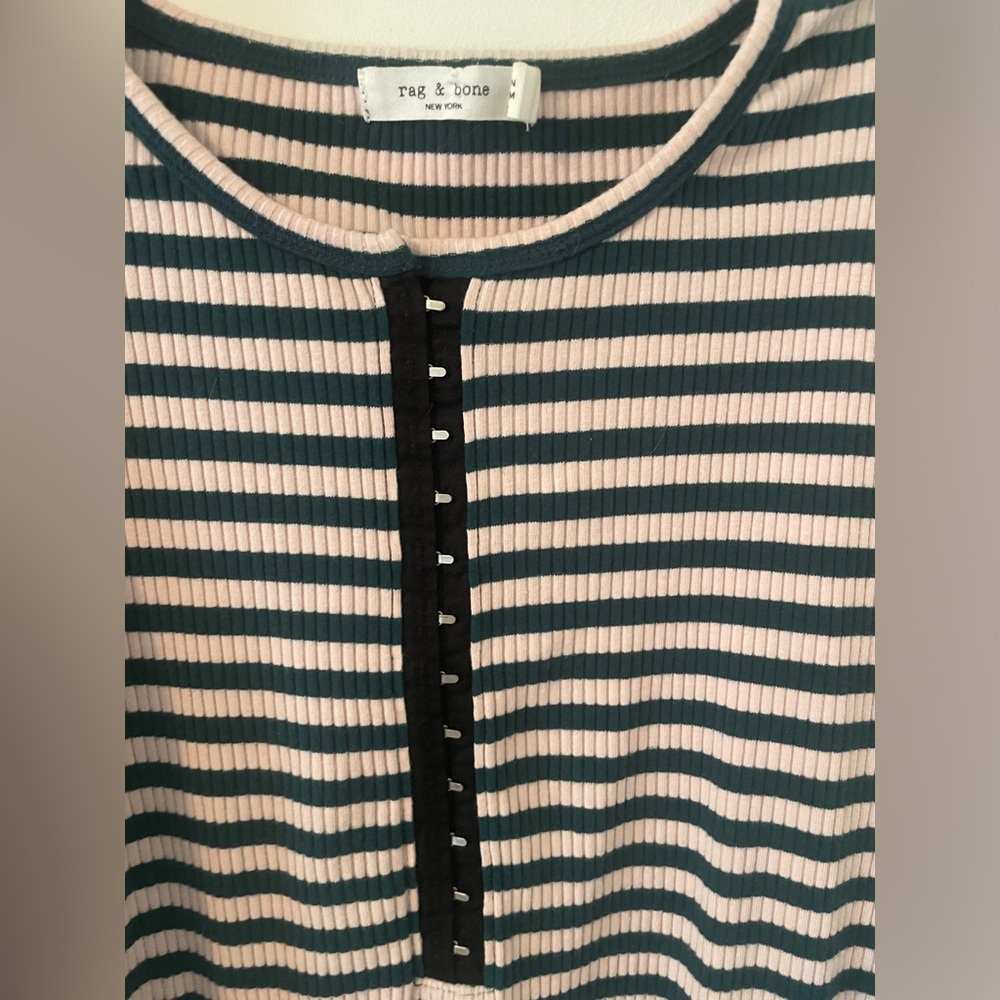 𝚁𝚊𝚐 & 𝙱𝚘𝚗𝚎 Pink and Dark Green Striped women’s Shirt size large. LIKE NEW